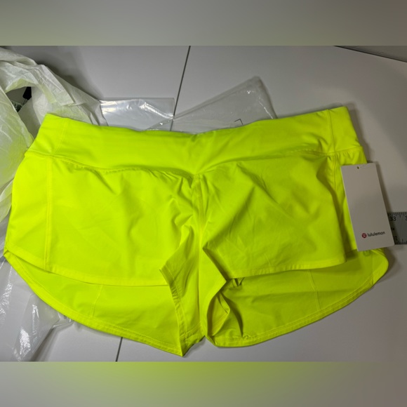 NWT Lululemon Speed Up Low Rise Short 2.5" Highlight Yellow Size 14 - Picture 6 of 10